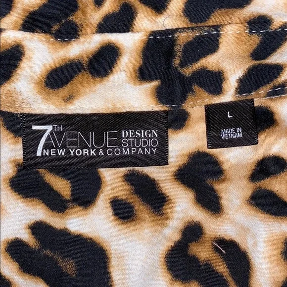 7th Avenue Design Studio New York & Company Leopard Print Button Down Top - Picture 7 of 8